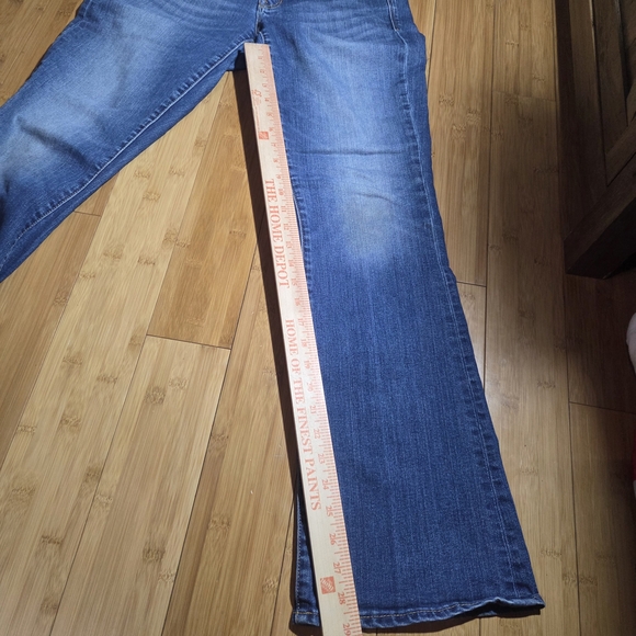 GAP Women's Flare Jeans in Classic Blue - Picture 3 of 8